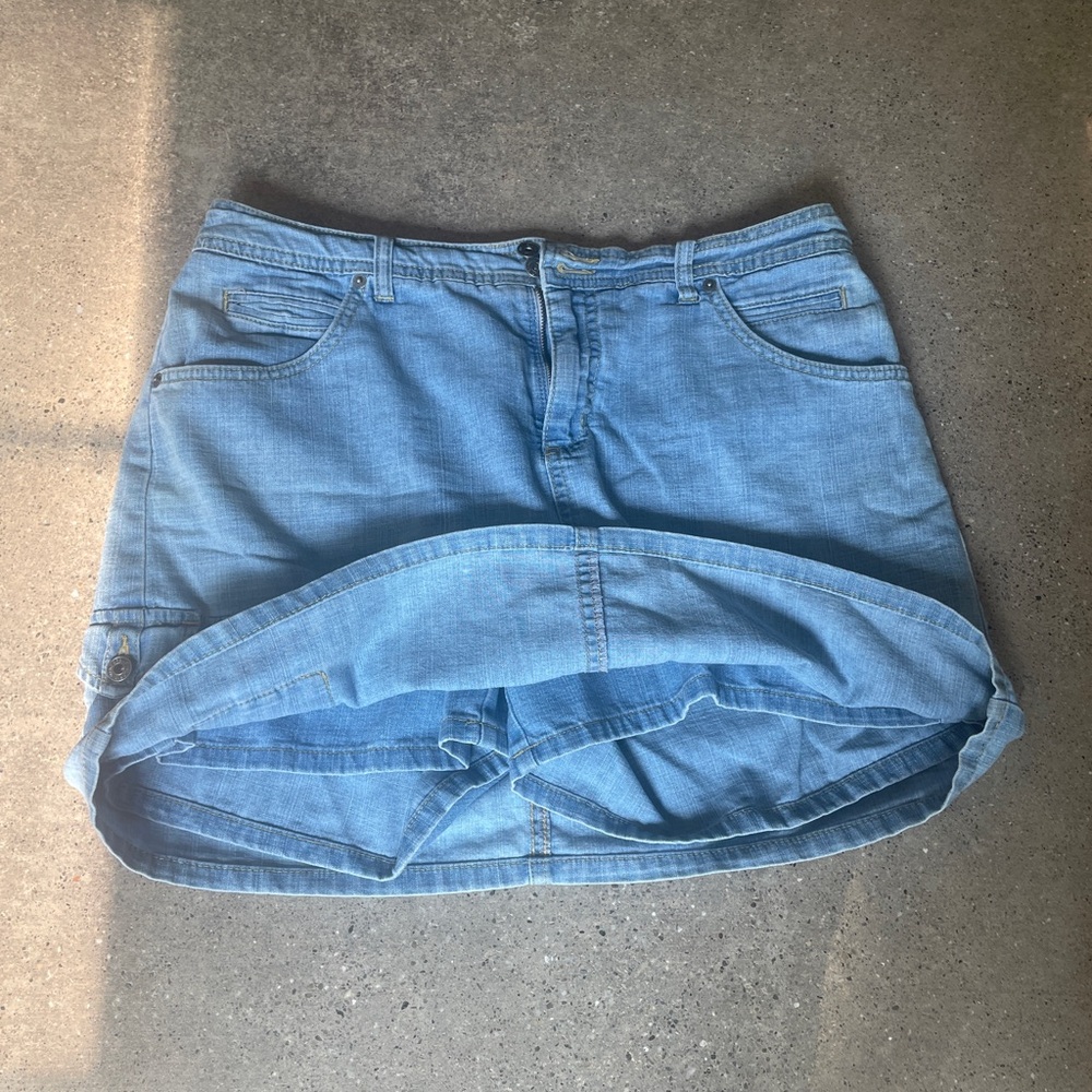 Gloria Vanderbilt Light Blue Denim mini Skort - Pockets - Size 12, summer golf